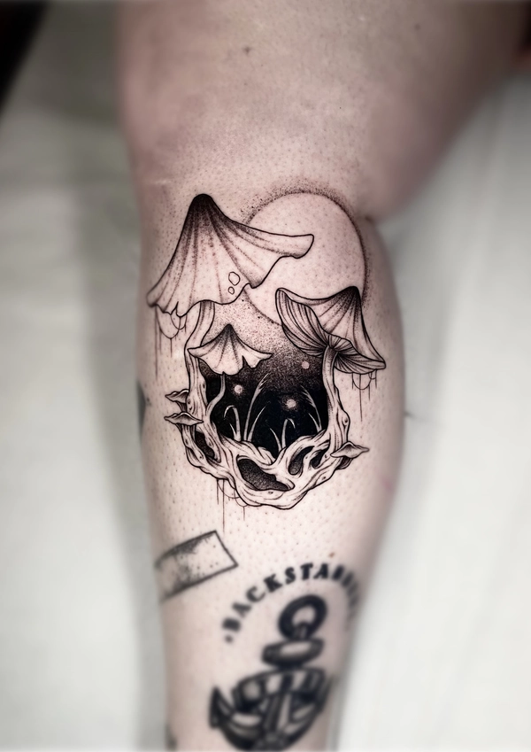 Tattoo Blackwork Juny Todd Tatouage Cicatrisé Unam Noir